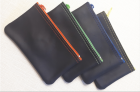 011148 / 25 Schlüsseltasche m. farbiger Doppelnaht + farbigem Nylon-RV 